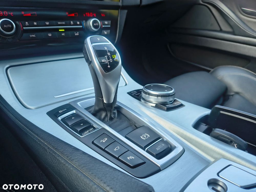 BMW Seria 5 530d Blue Performance Sport-Aut - 34