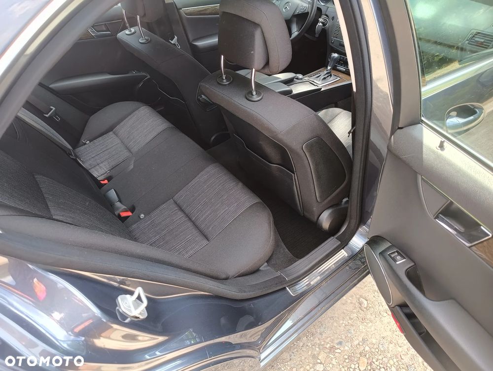 Mercedes-Benz Klasa C 220 CDI DPF Automatik BlueEFFICIENCY - 11