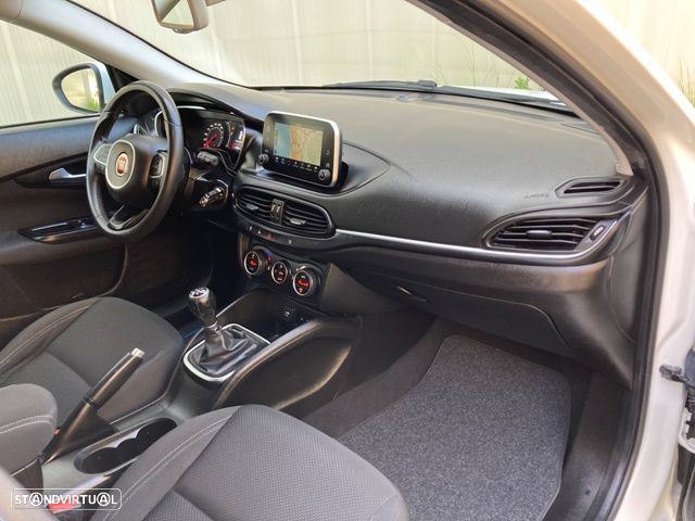 Fiat Tipo Station Wagon 1.3 M-Jet Lounge - 30