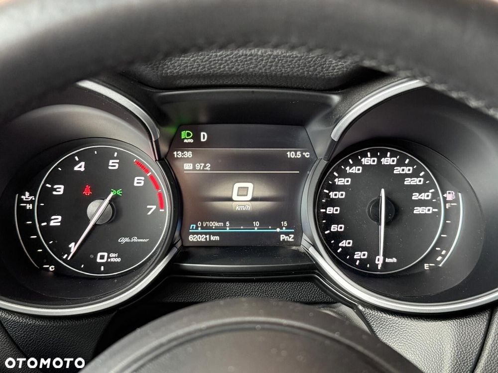 Alfa Romeo Stelvio - 15