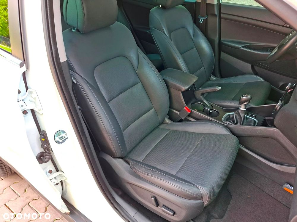 Hyundai Tucson 1.6 GDi 2WD Premium - 24