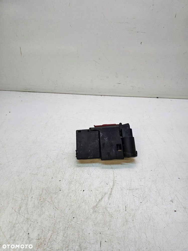 ROZDZIELACZ PRĄDU AUDI A4 B9 A5 8W 8W0941823 8W0941824AP - 1