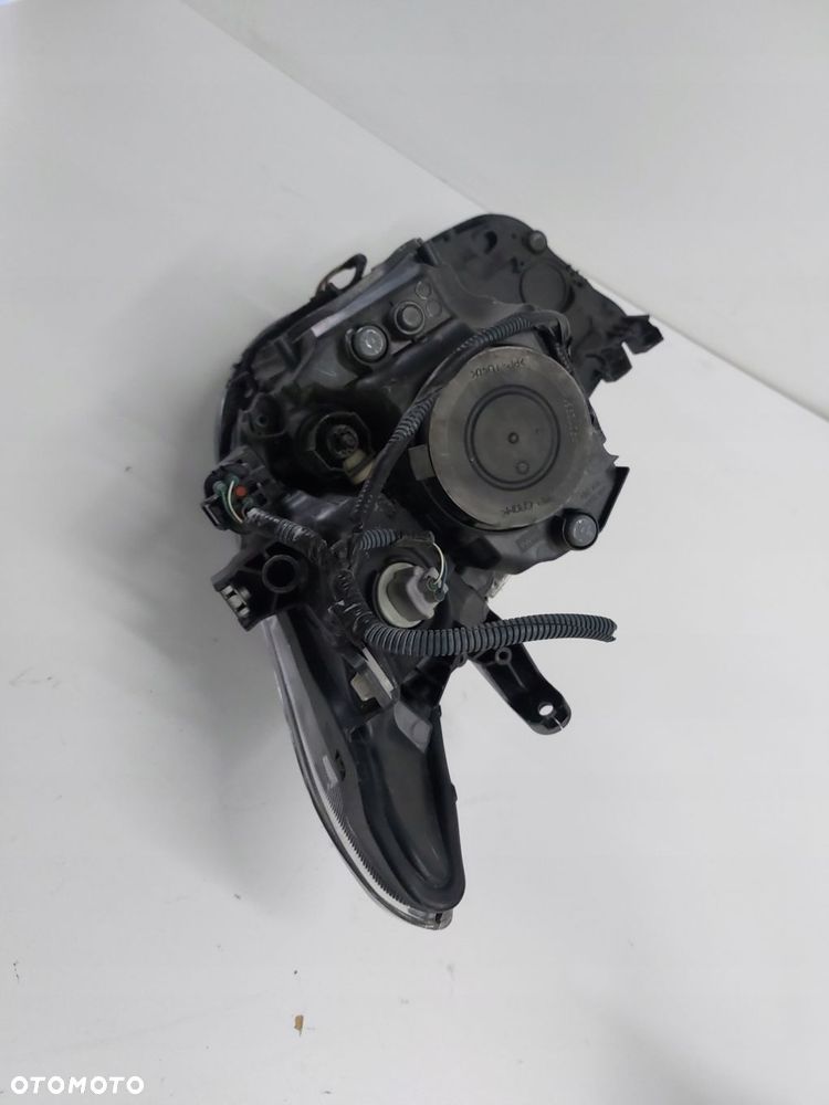 toyota auris ii 2 lift 15-18r lampa prawa przód soczewka led 81110-02k30 - 5