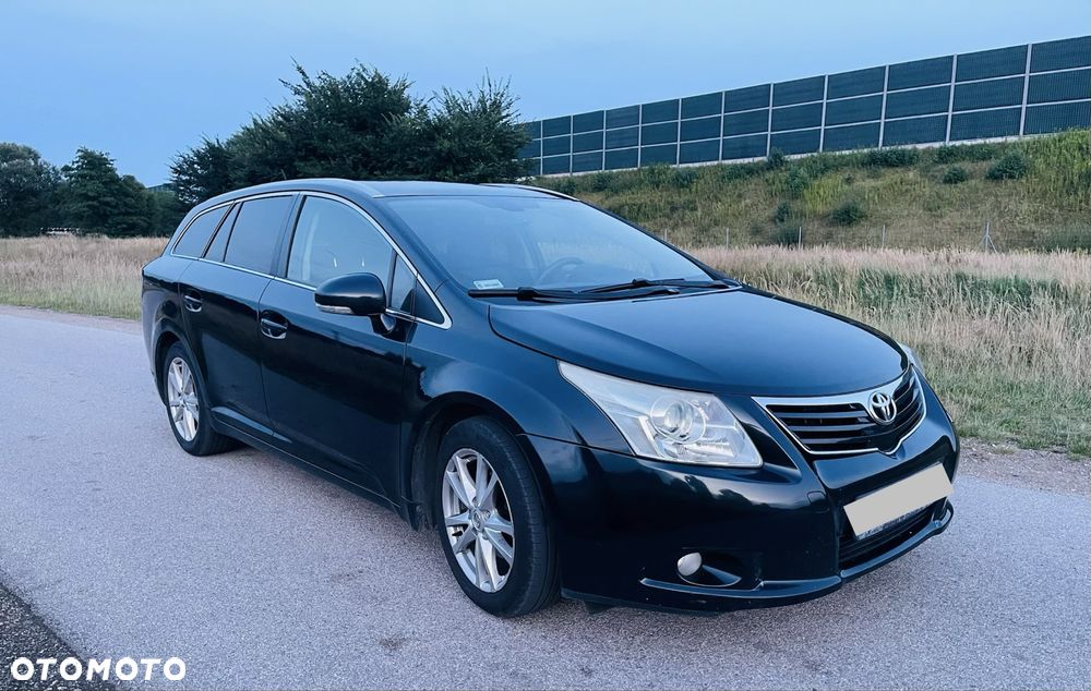 Toyota Avensis - 2