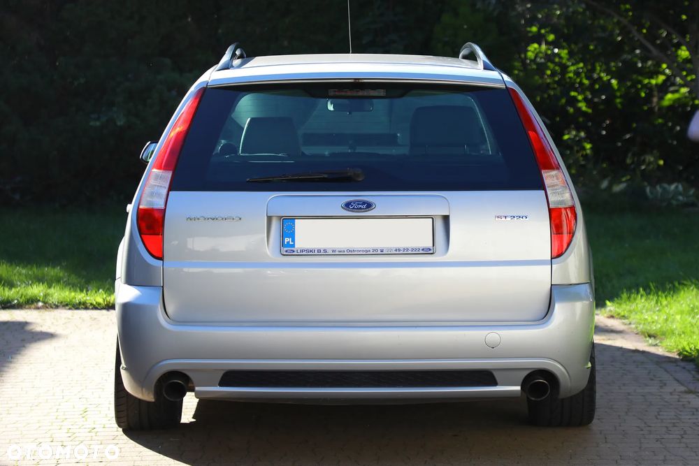 Ford Mondeo V6 ST 220 - 8
