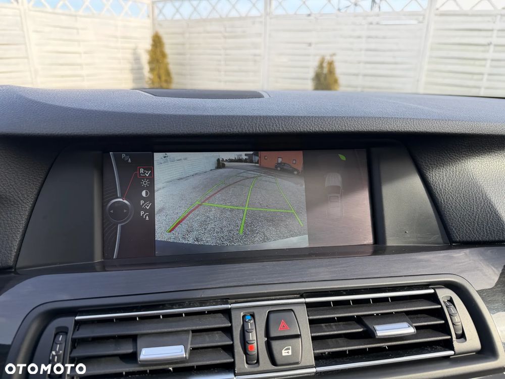 BMW Seria 5 525d - 13