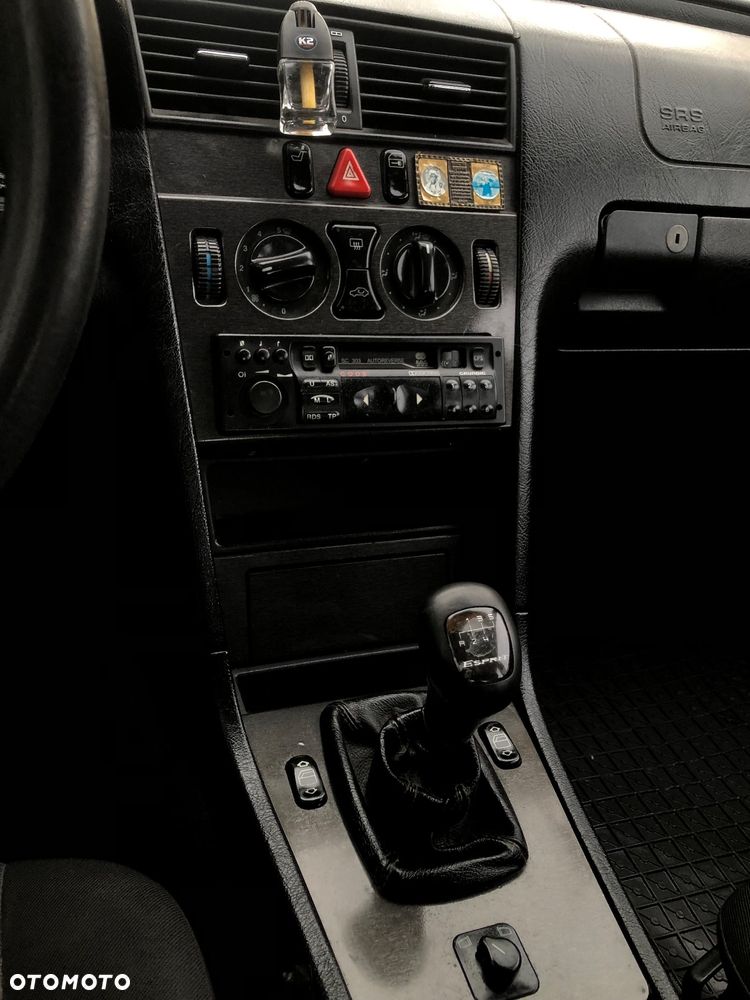 Mercedes-Benz Klasa C 250 D Turbo Elegance - 15