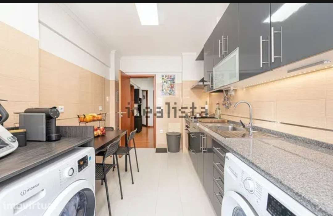 Arrenda T2 com 88 m² | Central | 2 Elevadores | Santa Marta – Corroios - Grande imagem: 2/16
