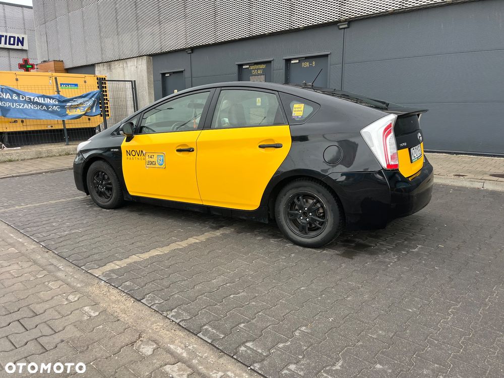 Toyota Prius 1.8 HSD Active - 19