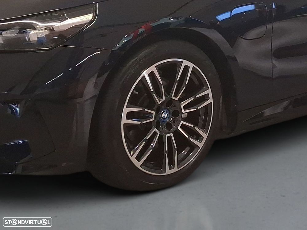 BMW 530 e Pack Desportivo M - 4