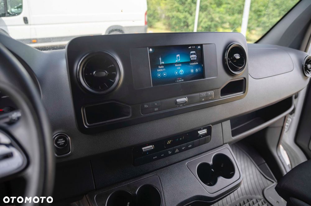 Mercedes-Benz Sprinter - 19