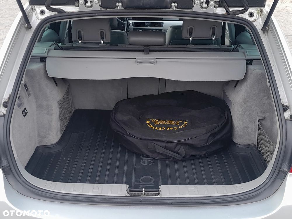 BMW Seria 3 320d DPF - 12