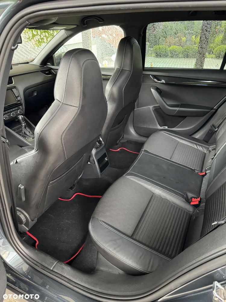 Skoda Octavia 2.0 TDI RS DSG - 8
