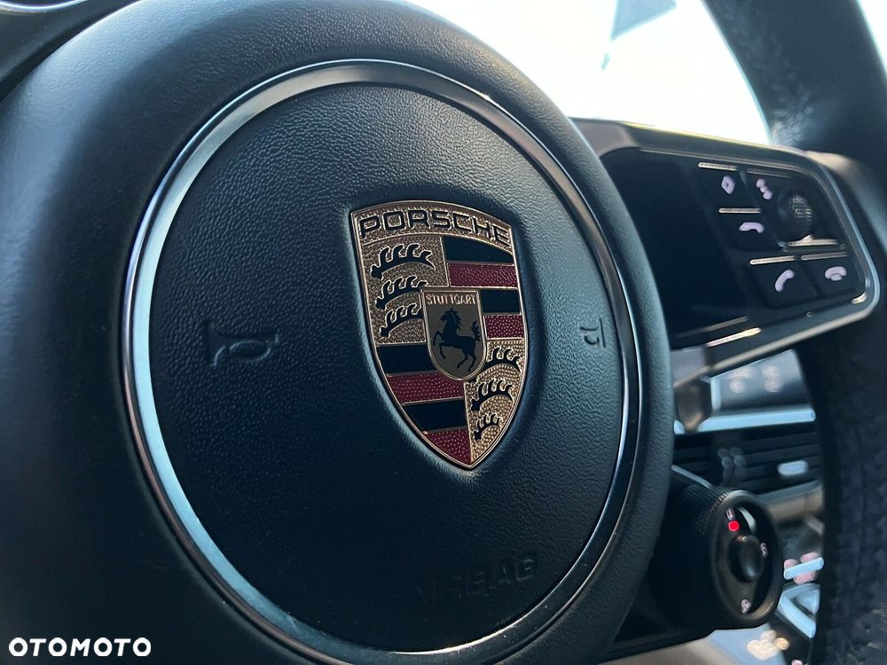 Porsche Cayenne - 40