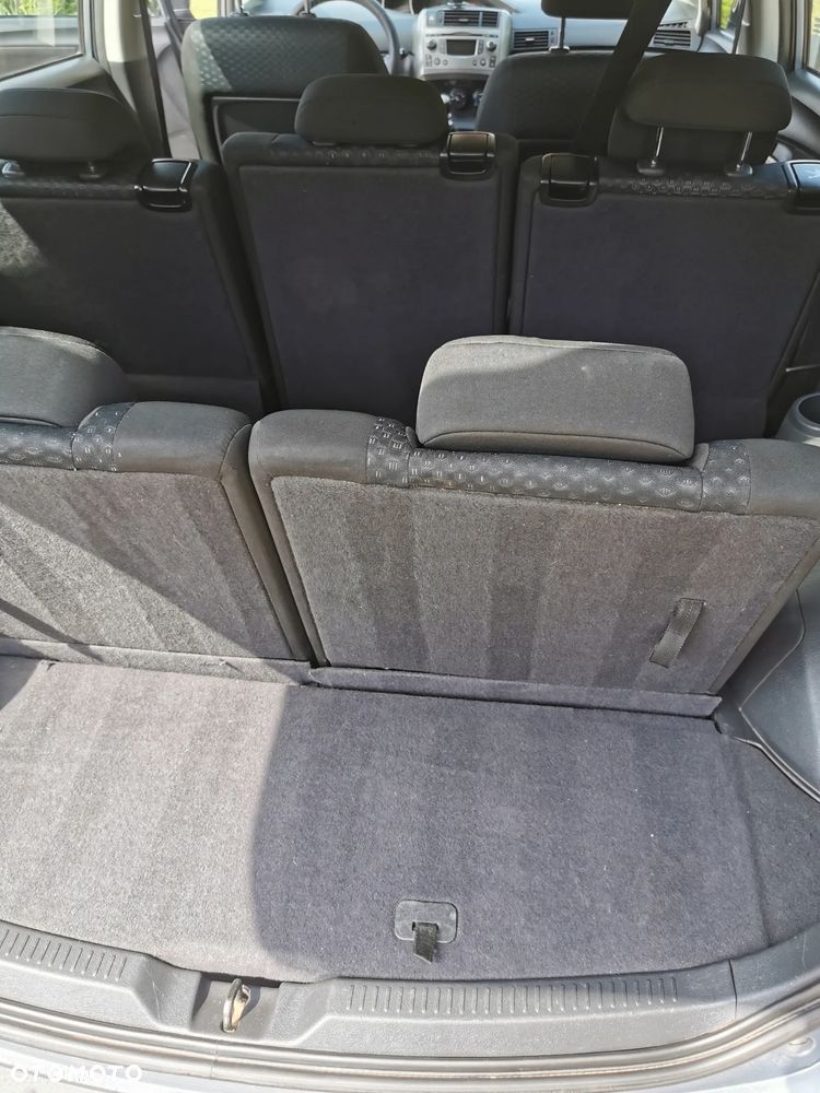 Toyota Verso - 8
