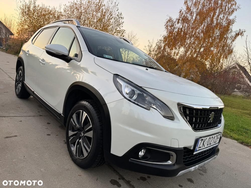 Peugeot 2008 1.2 Pure Tech Allure S&S EAT6 - 9