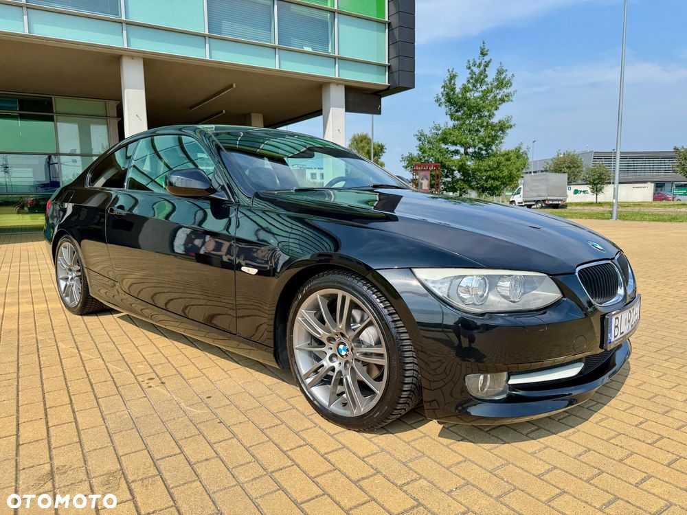 BMW Seria 3 320i - 12