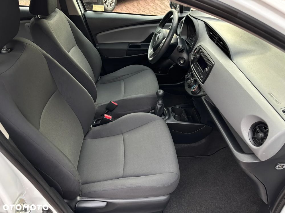 Toyota Yaris - 10
