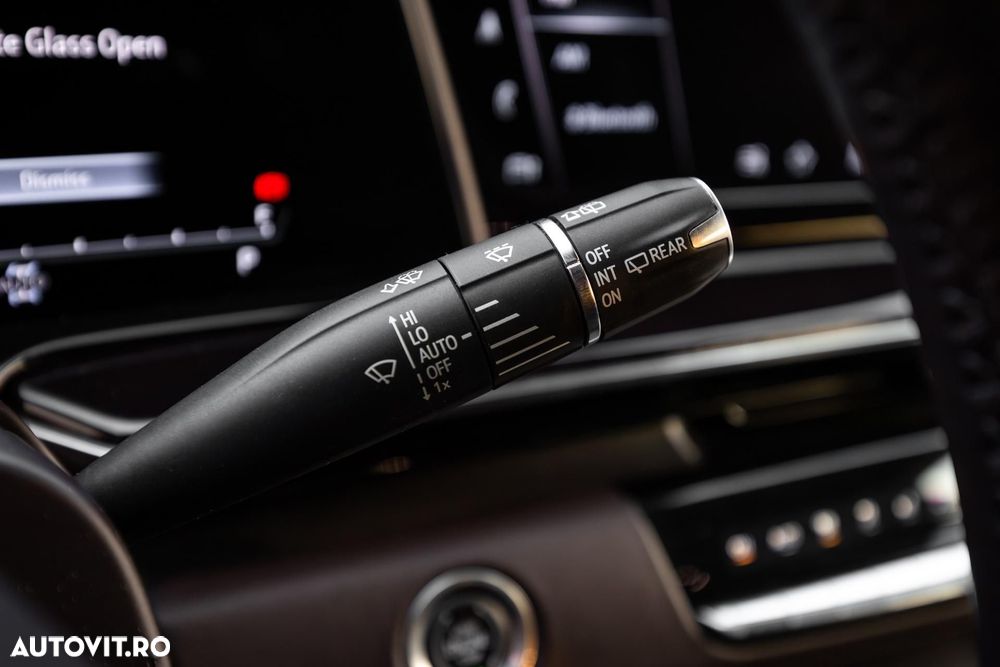 Cadillac Escalade - 24