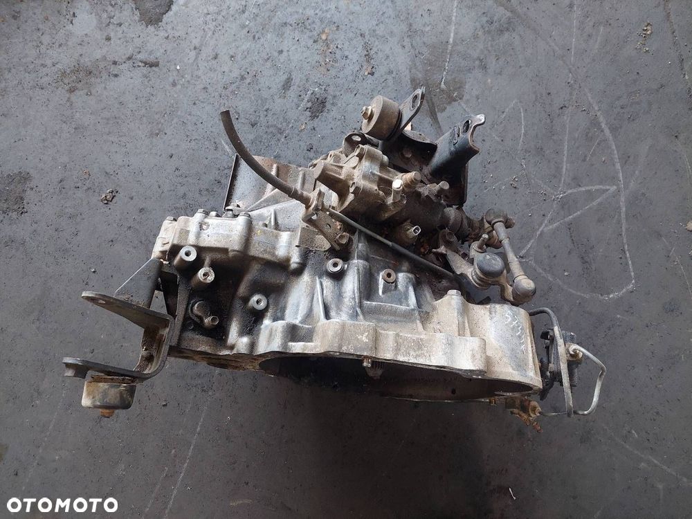 SKRZYNIA BIEGÓW TOYOTA AVENSIS VERSO I 2.0 D4D MANUAL 5 BIEGÓW - 5