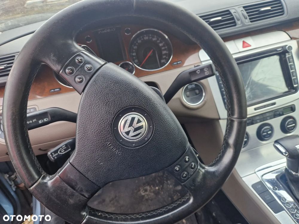 Volkswagen Passat 2.0 TDI DPF DSG Individual Chrom dunkel - 16