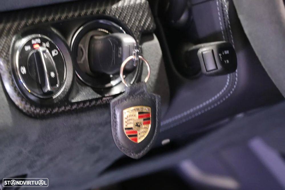 Porsche 718 Cayman - 21