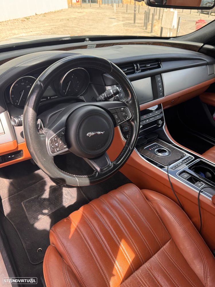 Jaguar XF 2.0 D Prestige AWD Aut. - 8