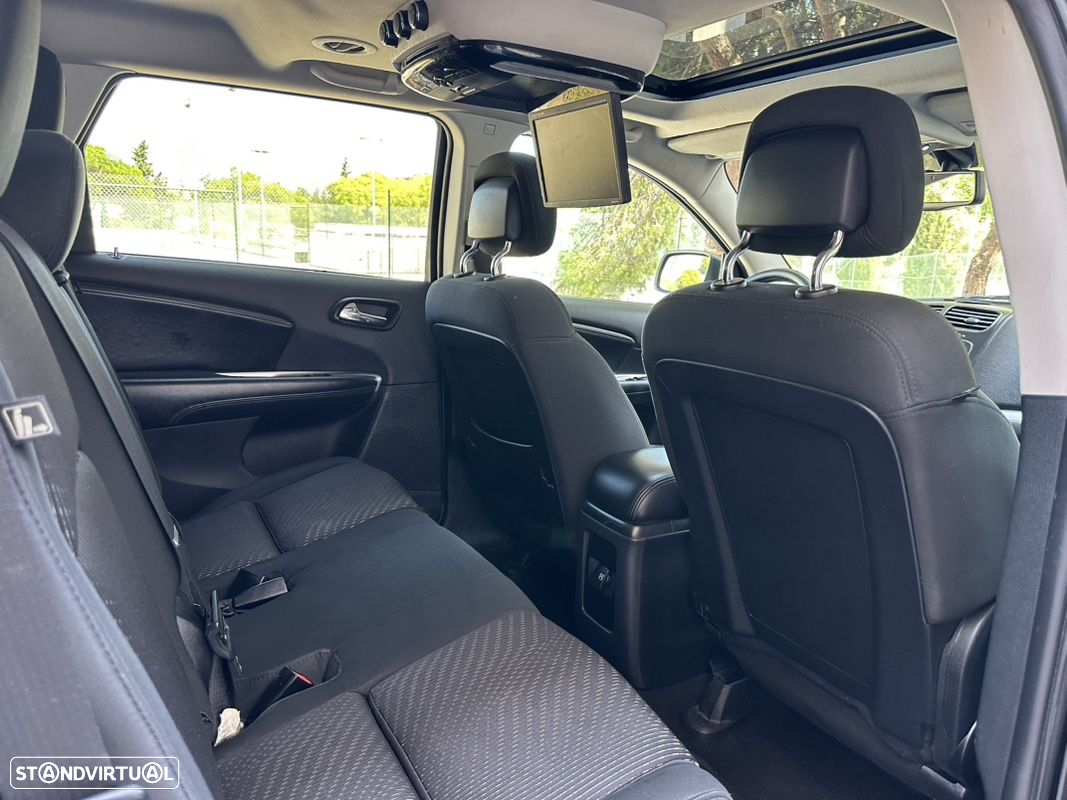 Fiat Freemont 2.0 M-Jet Urban - 14