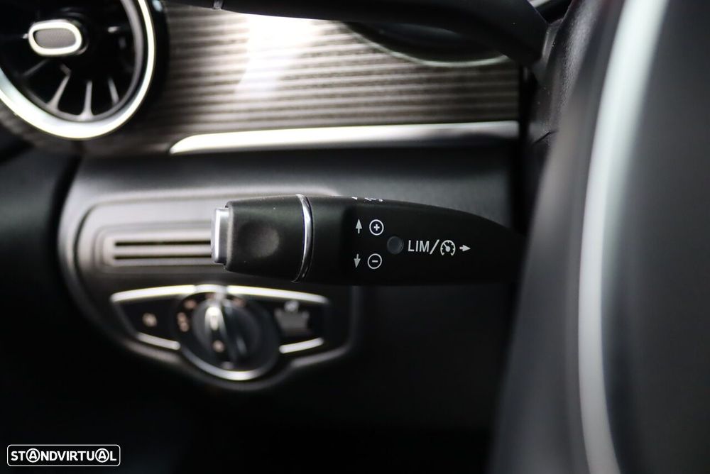 Mercedes-Benz V 220 d Longo Avantgarde - 17