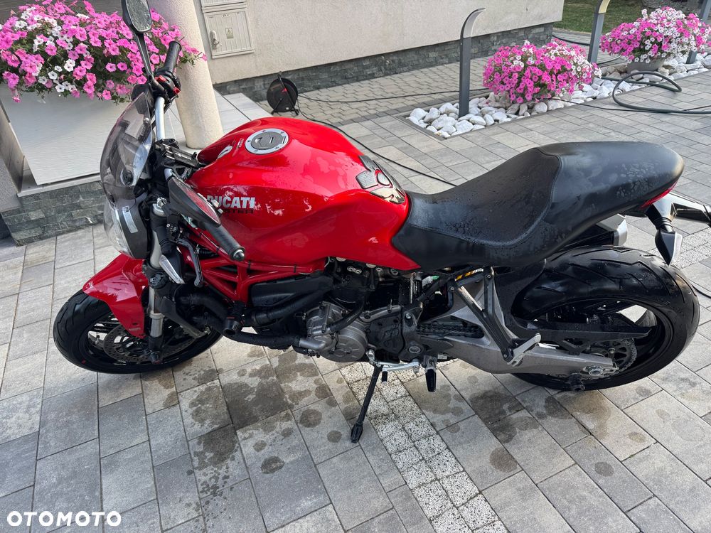 Ducati Monster - 10