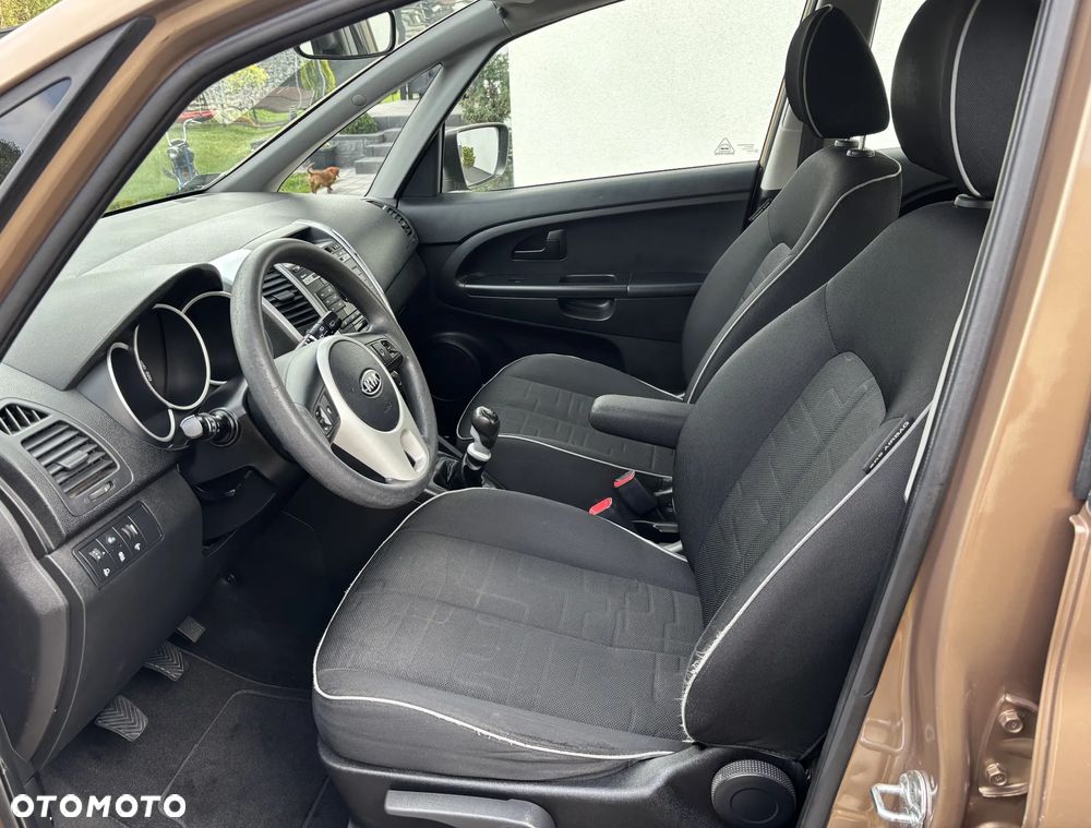 Kia Venga 1.4 L - 6