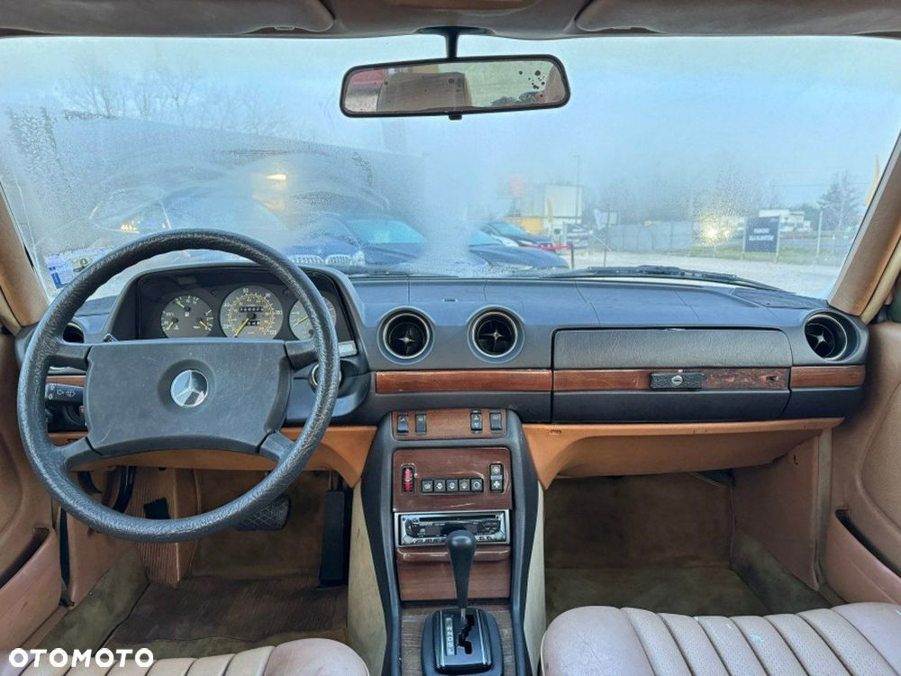 Mercedes-Benz W123 - 13