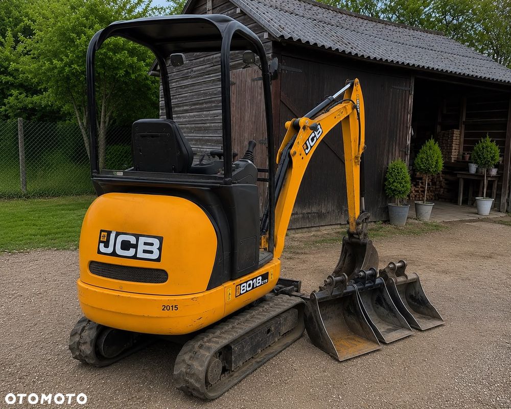 JCB 8018 - 4