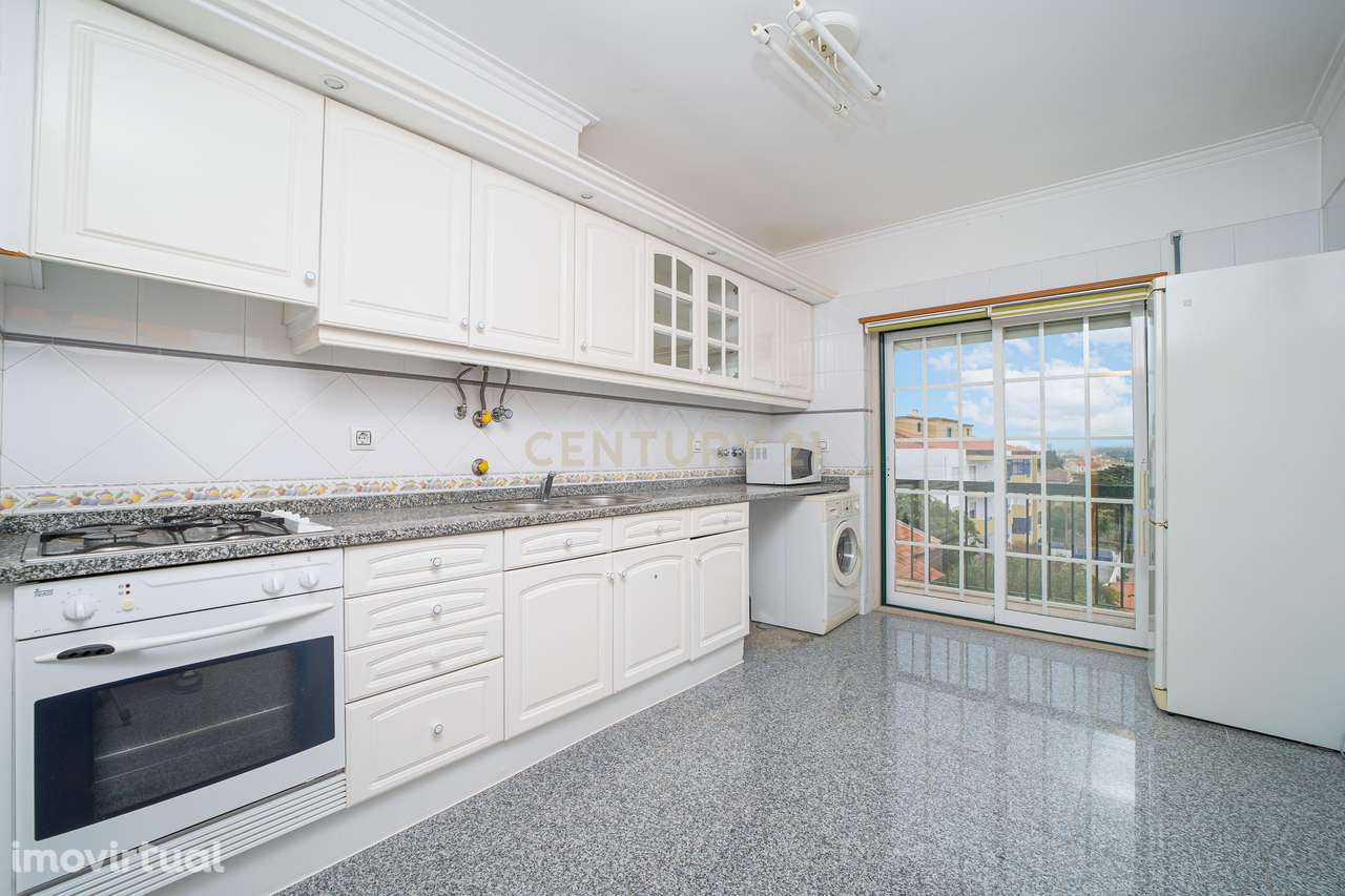 Apartamento T2 em Albarraque com parqueamento para arrendar - Grande imagem: 3/11