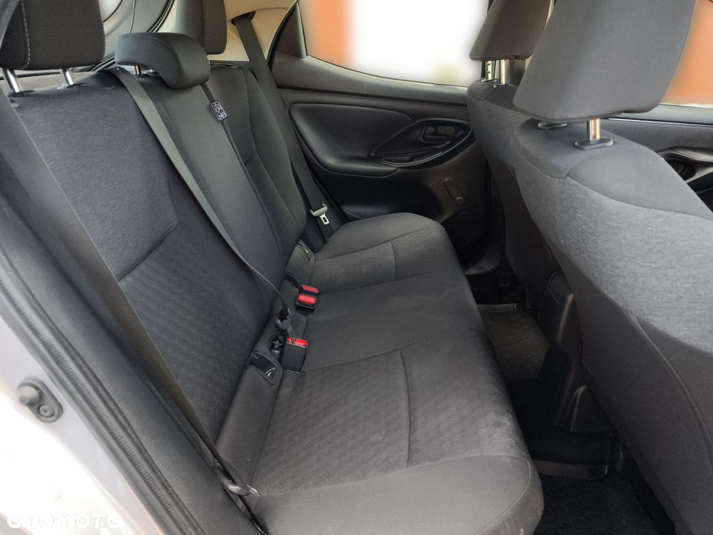 Toyota Yaris Hybrid 1.5 Comfort - 12