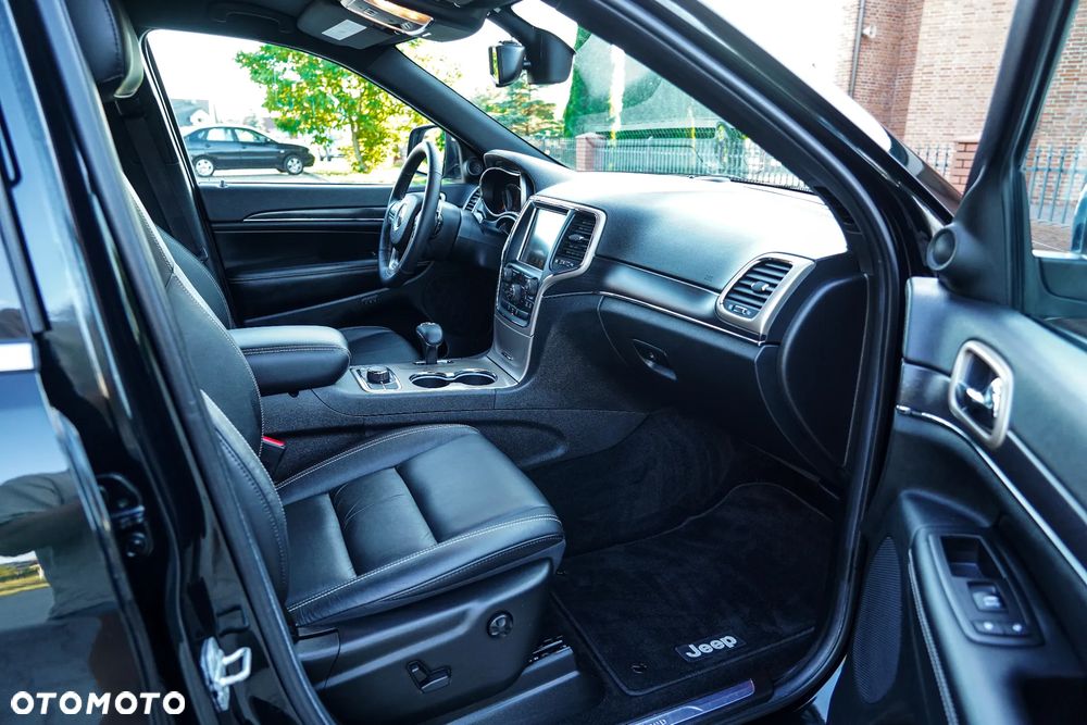 Jeep Grand Cherokee - 18