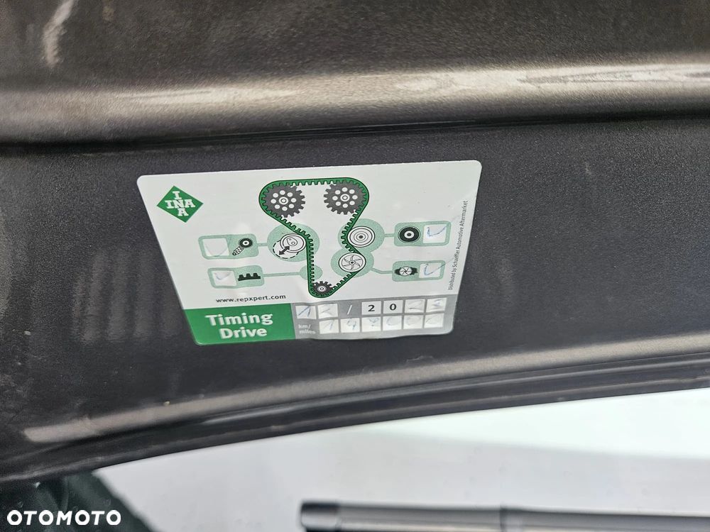 Ford C-MAX 1.6 EcoBoost Titanium - 22