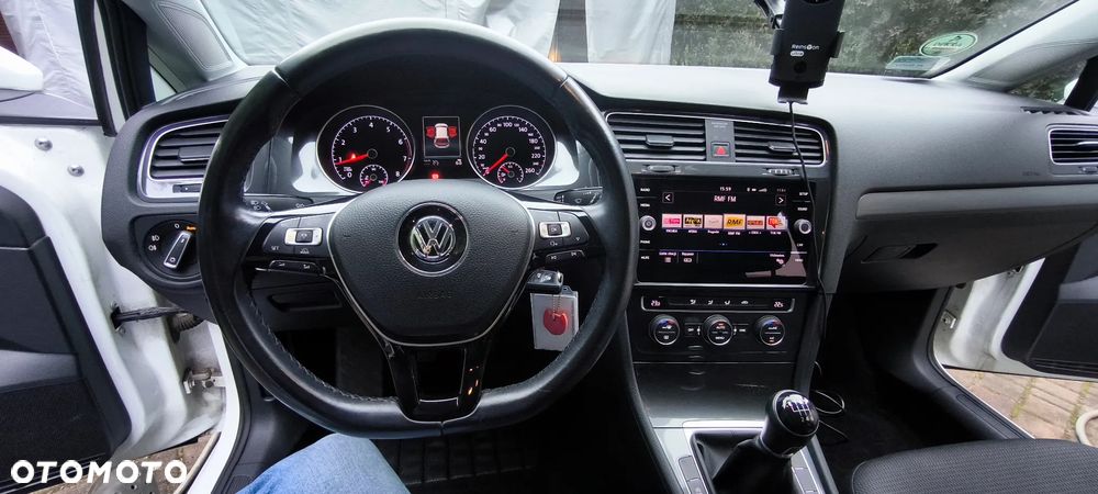 Volkswagen Golf - 17