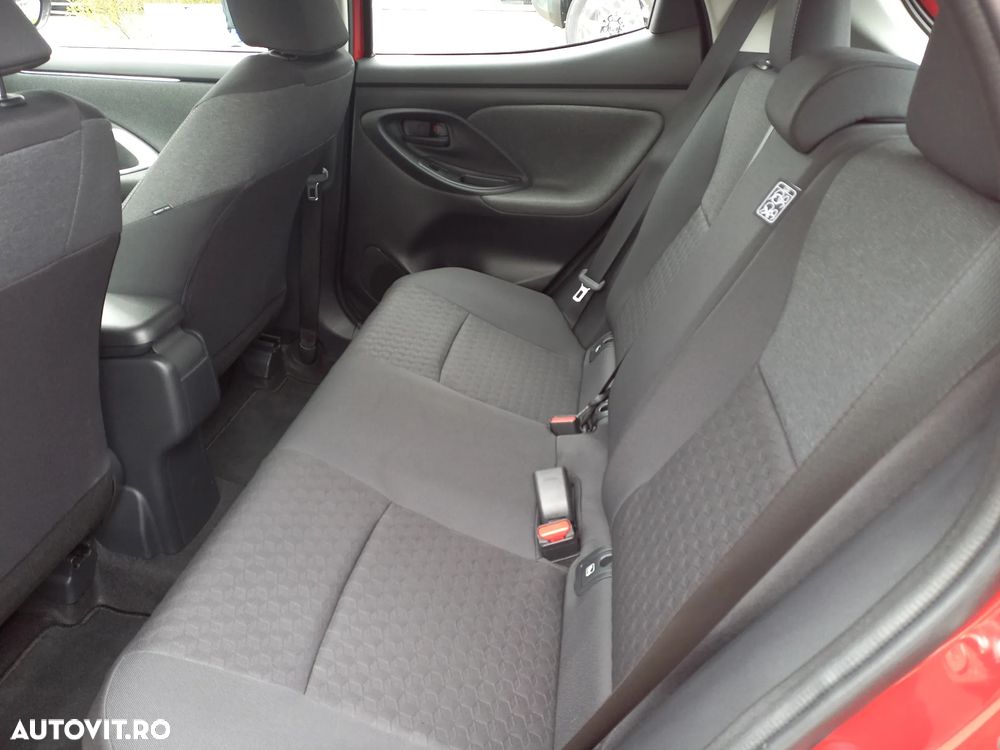 Toyota Yaris 1.5 VVT-i HSD Dynamic - 11