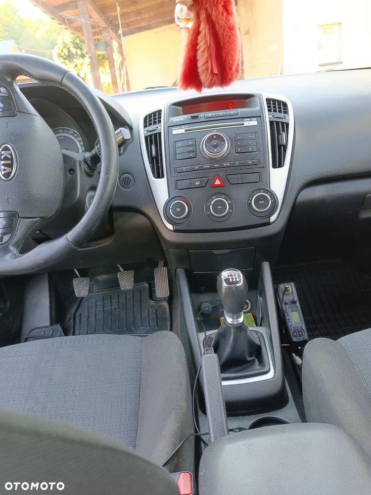 Kia Ceed - 4