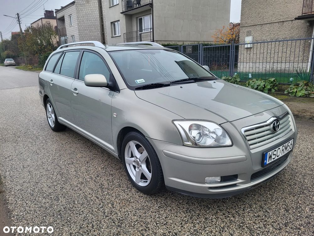 Toyota Avensis 1.8 VVT-i Sol - 1