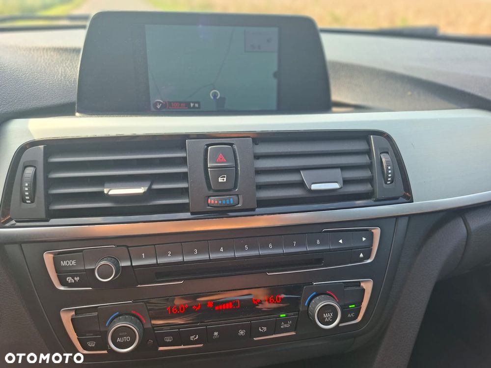 BMW Seria 3 318d Blue Performance Sport Line - 17