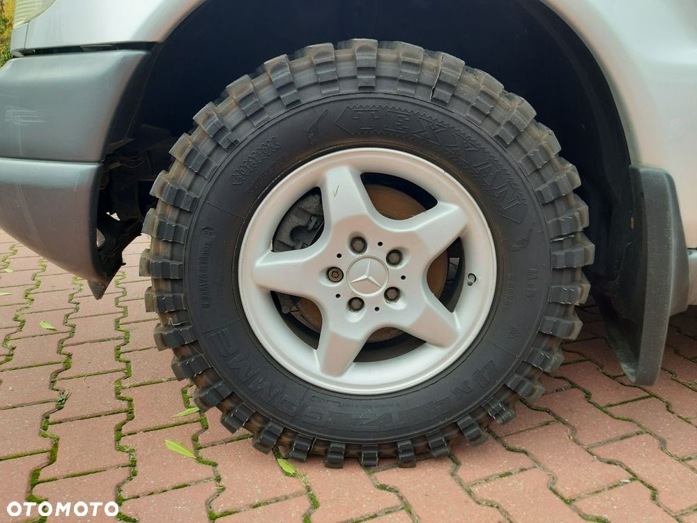 Mercedes-Benz ML 2000