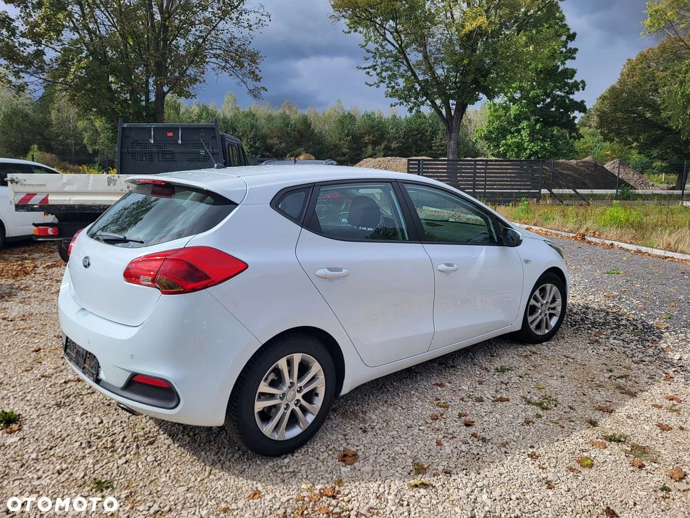 Kia Ceed 1.4 CVVT Attract - 16