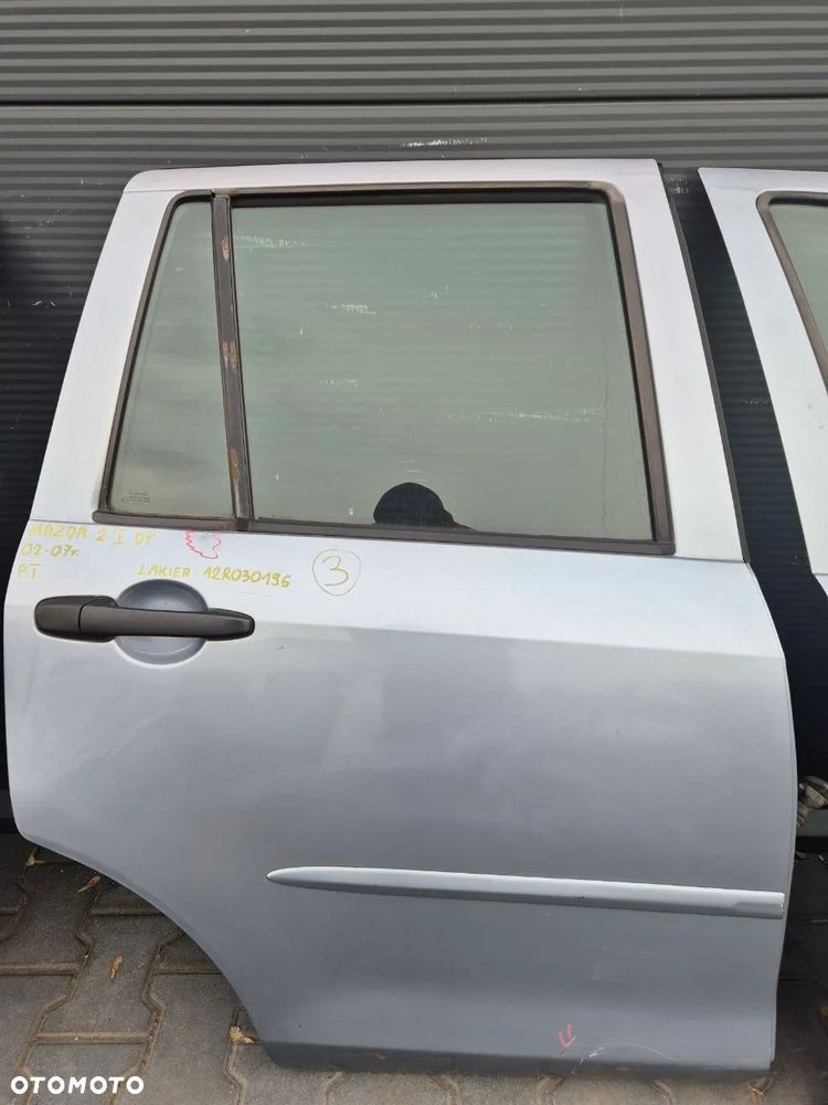 MAZDA 2 I DY  DRZWI / KLAPA BAGAŻNIKA / BŁOTNIK ( BŁĘKITNY JASNO NIEBIESKI 12R030196 ) - 4