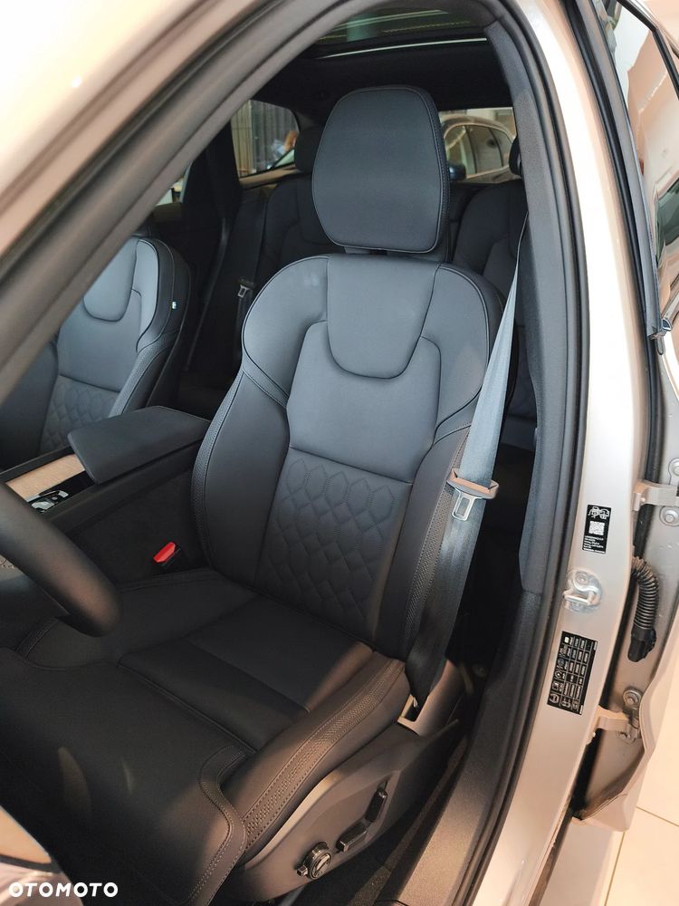 Volvo XC 60 B5 B AWD Ultra Dark - 16