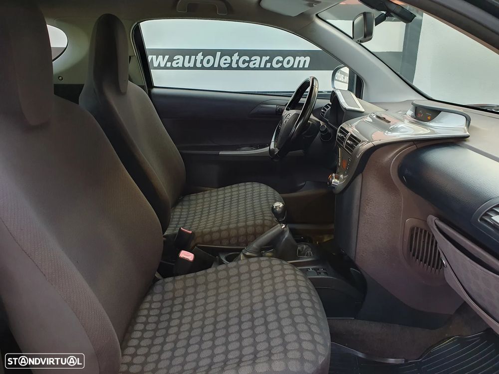 Toyota iQ 1.33 VVT-i - 4