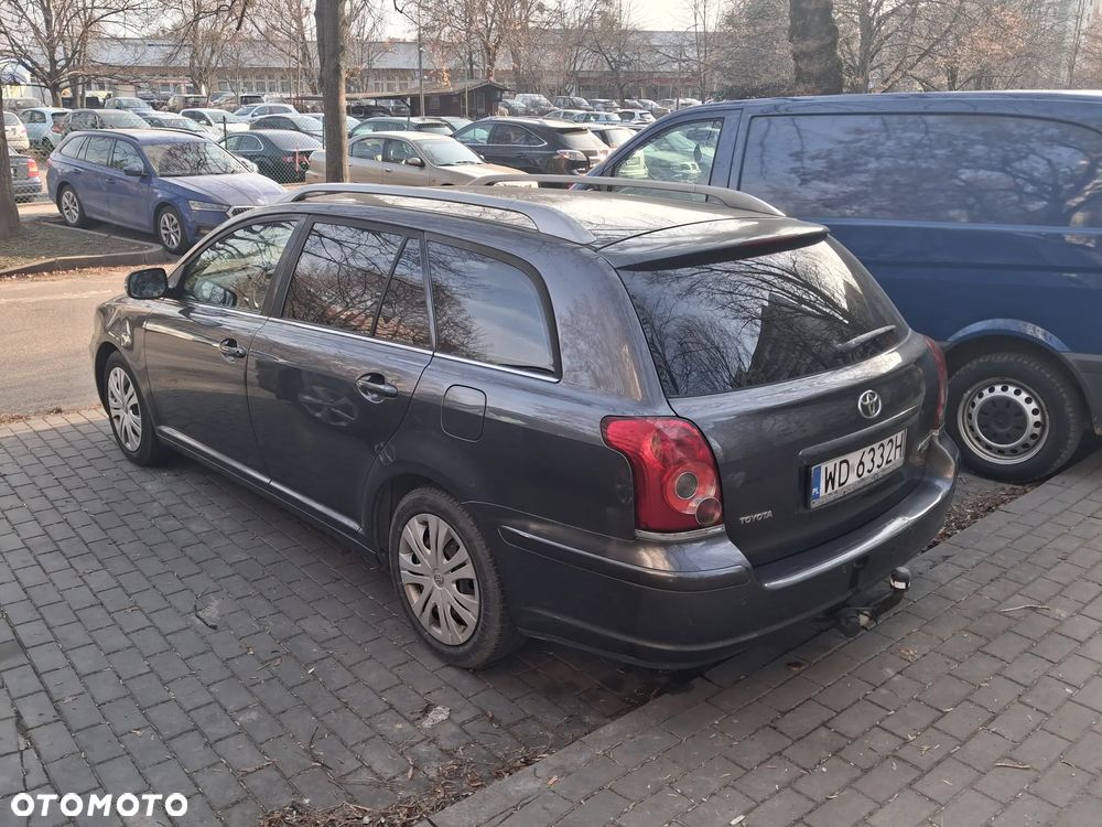 Toyota Avensis 2.0 D-4D - 8