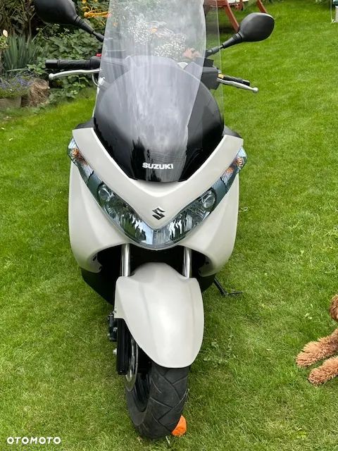 Suzuki Burgman - 4