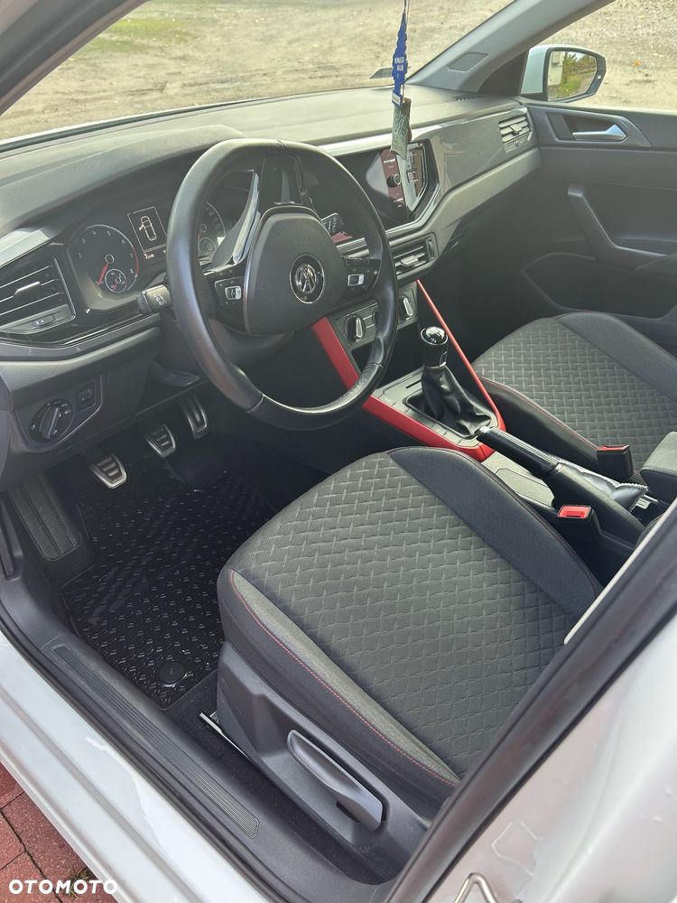 Volkswagen Polo - 8